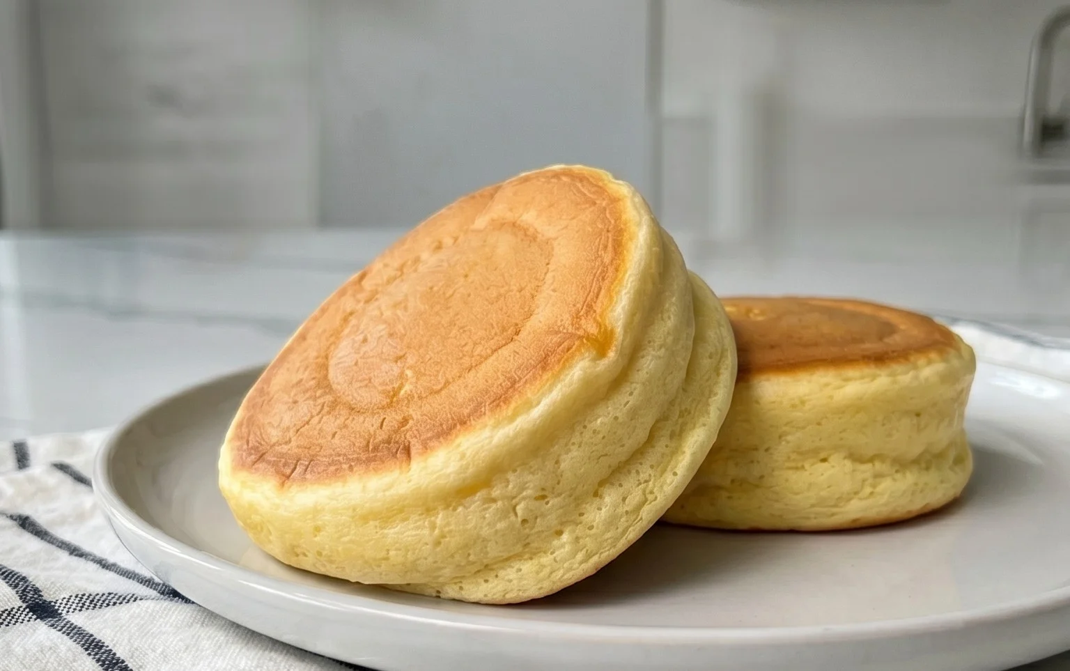 Fluffy Japanese Soufflé Pancakes